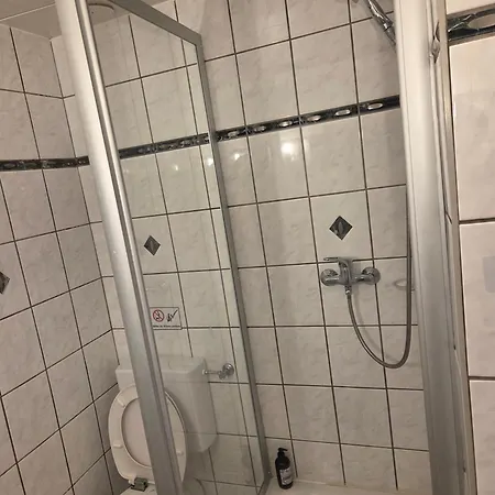 Souterrain-wohnung In Apartman