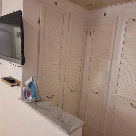 Lägenhet Souterrain-wohnung In